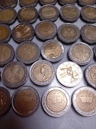 Lote monedas 2 euros conmemorativas,67 moneda