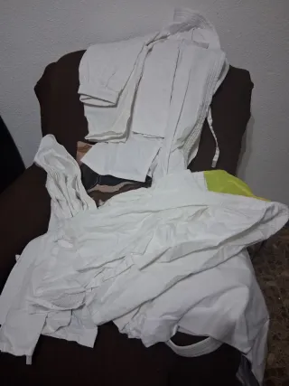 3 Trajes de Karate Blancos Tallas 12, 8, 4