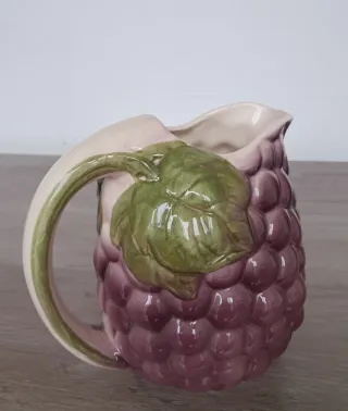 Caraffa barbotine uva vintage ceramica