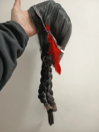 Peluca India Carnaval Negra con Adorno Rojo