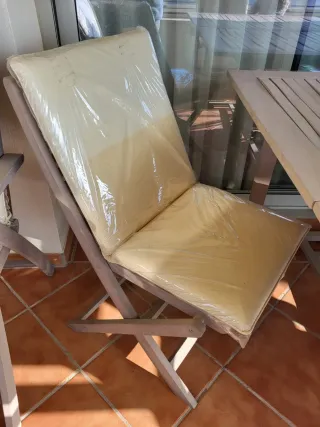 Mesa extensible Teka + 4 sillas y 2 sillones