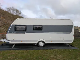 Caravana Hobby 540 FU 2021 Mover, A/A, placas sol