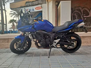 Moto Deportiva Azul