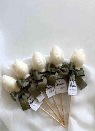 Detalles de cera para invitados