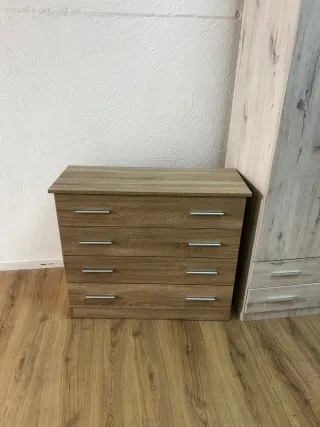 Colchones, canapés, armarios, mesitas...