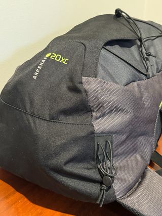 Mochila Quechua Arpenaz 20XC Negra/Gris