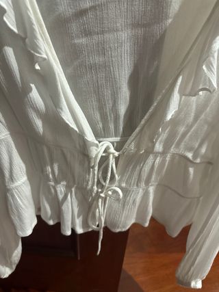 Blusa Stradivarius volantes talla S