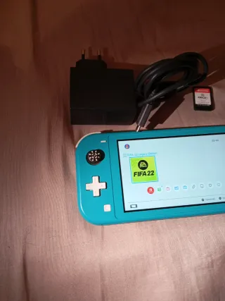 Nintendo Switch Lite Blu + FIFA 22