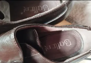 Zapatos botín marrones con hebilla