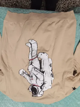 Sudadera NASA Beige con Estrellas