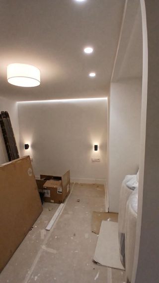 Pintura y alisado de paredes