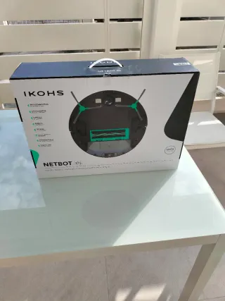 Robot aspirapolvere lavapavimenti nero