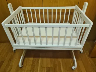 Minicuna madera blanca con colchón