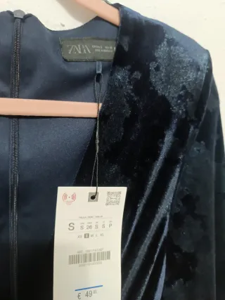 Vestido largo terciopelo aplique dorado Zara S