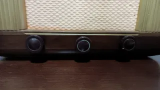 Radio Antigua de madera