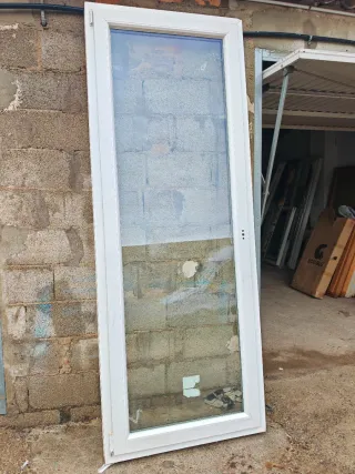 Puerta PVC oscilobatiente