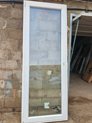 Puerta PVC oscilobatiente