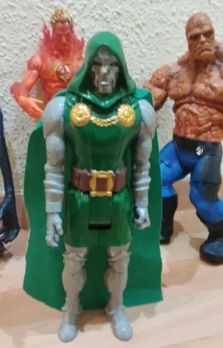 Figura Doctor Doom Los 4 Fantásticos GRANDE