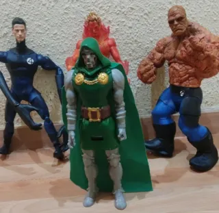 Figura Doctor Doom Los 4 Fantásticos GRANDE
