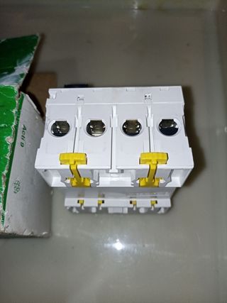 Schneider A9R61425 Interruptor DiferencialSchneide