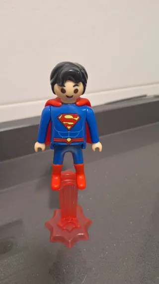 Superman Huevo Kinder Maxi