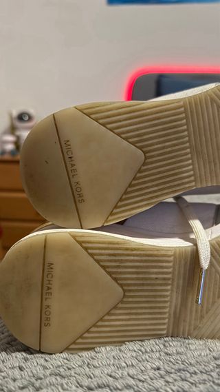 Michael Kors Zapatillas Blancas y Doradas