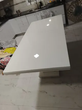 Mesa de comedor moderna