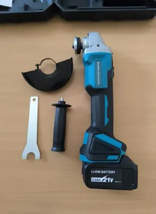 Amoladora a batería con 2 baterías