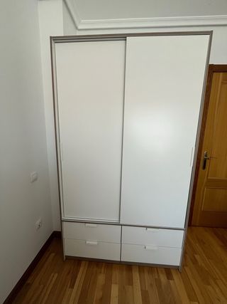 Armario puertas correderas y cajones