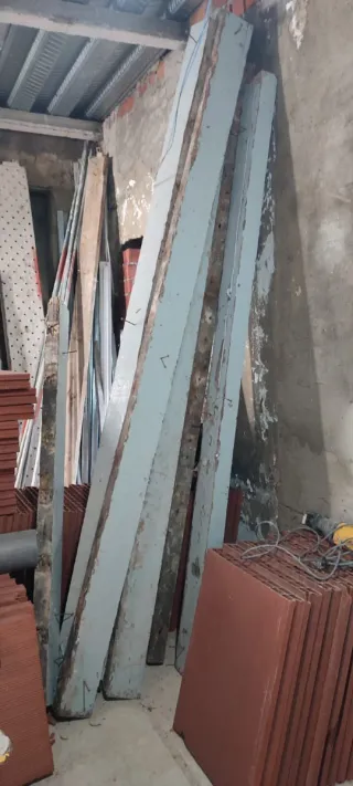 Vigas de madera antiguas de 3m cada una