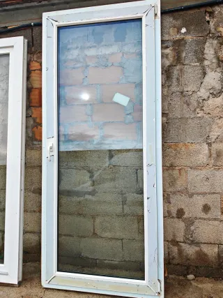 Puerta PVC oscilobatiente