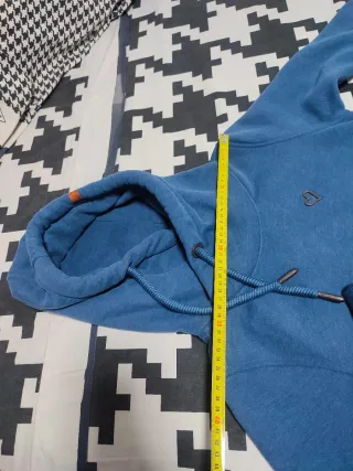 Sudadera con capucha y corazón