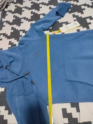 Sudadera con capucha y corazón