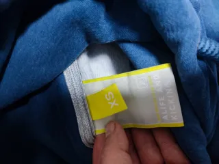 Sudadera con capucha y corazón