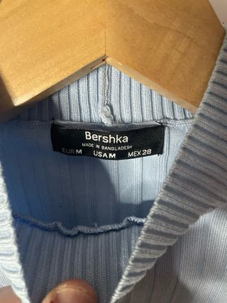Jersey Bershka azul cuello alto