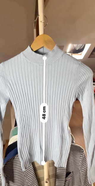 Jersey Bershka azul cuello alto