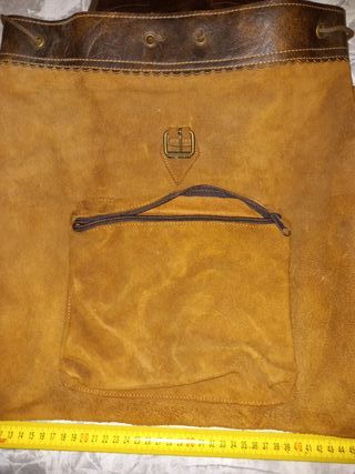 Mochila de serraje y cuero.  Hecha a mano