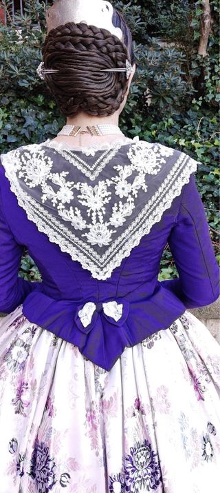 Traje de Fallera Talla 38-40 con manteletas.