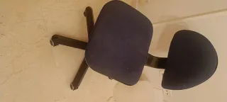 Silla de escritorio azul y negra