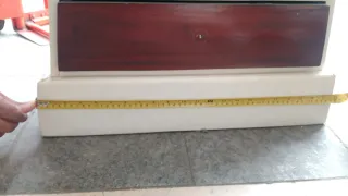 Cassettiera piramidale in legno