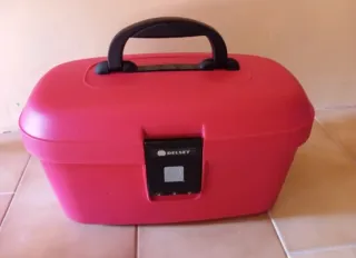 Neceser rojo nuevo: Desley