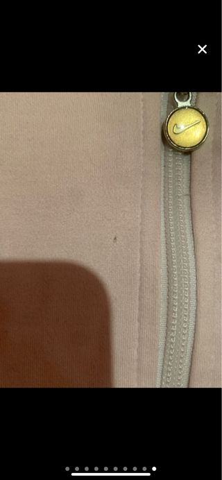 Chaqueta deportiva Nike con capucha