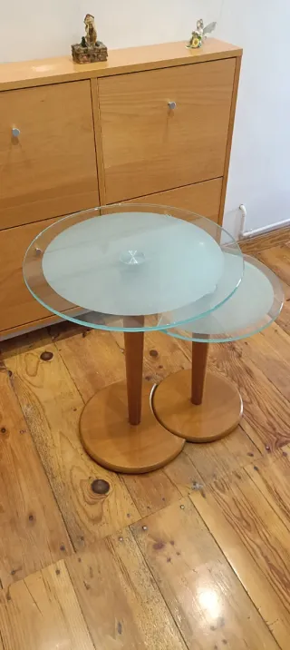 Juego 2 mesas auxiliares cristal y madera