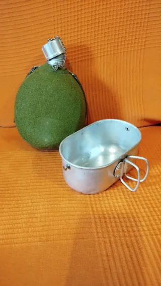 Cantimplora militar vintage verde