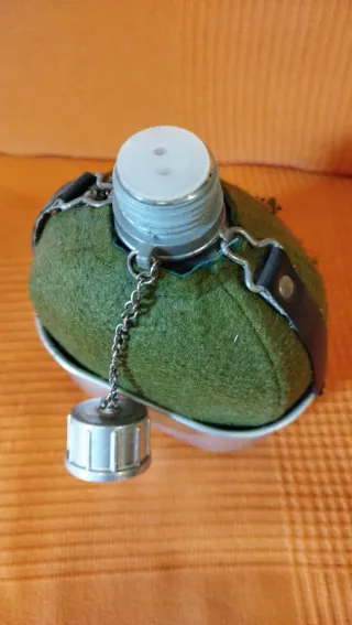 Cantimplora militar vintage verde