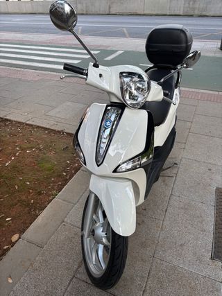 Piaggio Liberty 125cc Scooter Blanca