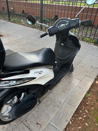 Piaggio Liberty 125cc Scooter Blanca