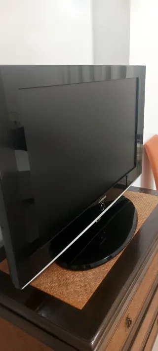 Tv Samsung Negro 32 + Mando original y receptor