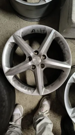 Llantas de aleación plateadas