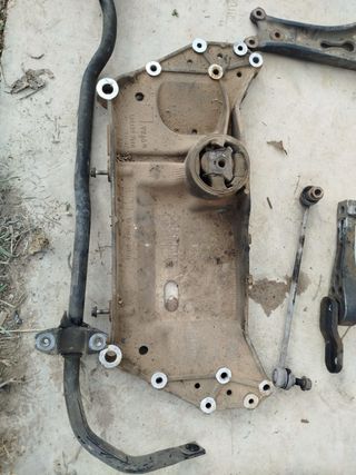 Cuna motor y brazos suspensión Seat Leon FR